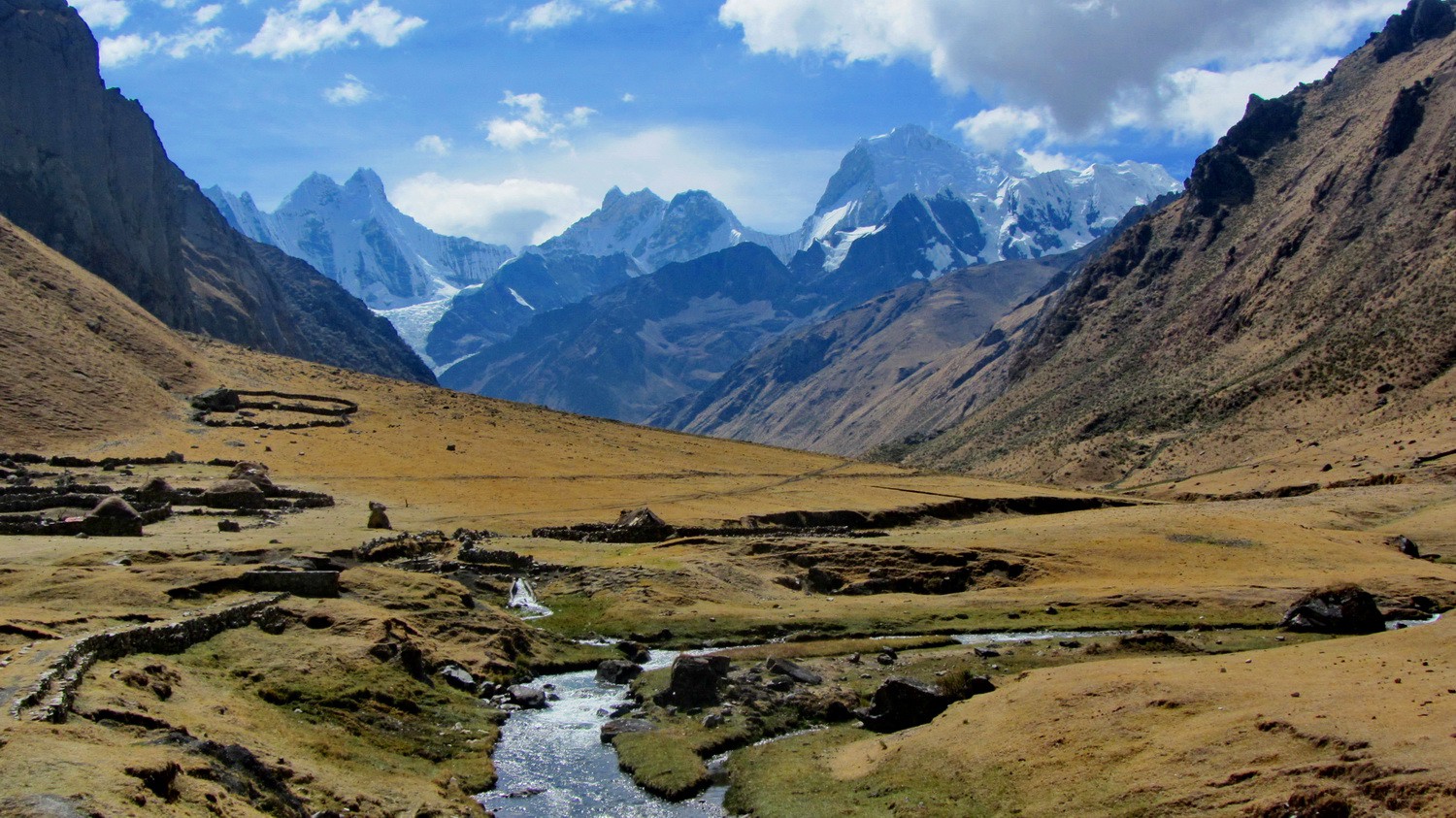 Panorama from the lower Jahuacocha valley